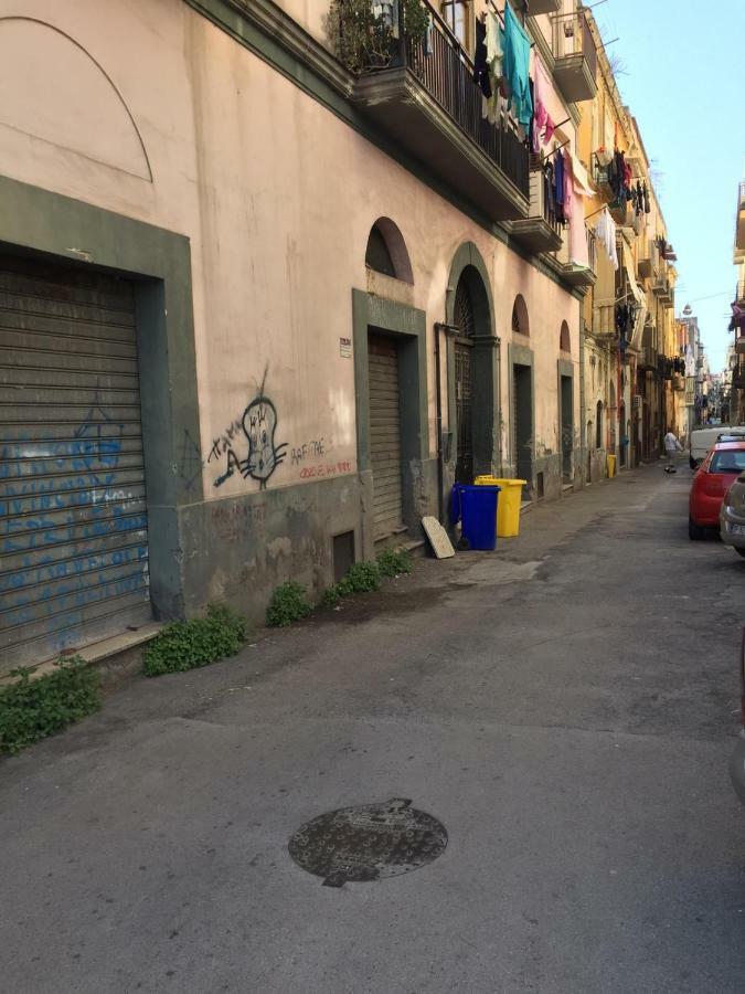Rosy Monolocale Nel Centro Storico Di Torre Annunziata Di Fronte Scavi Oplonti Lejlighed Eksteriør billede