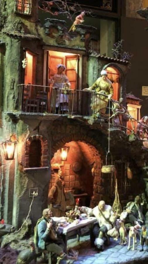 Rosy Monolocale Nel Centro Storico Di Torre Annunziata Di Fronte Scavi Oplonti Lejlighed Eksteriør billede